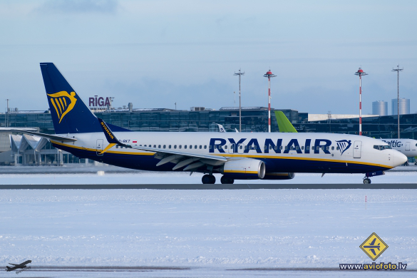 Boeing 737-8AS